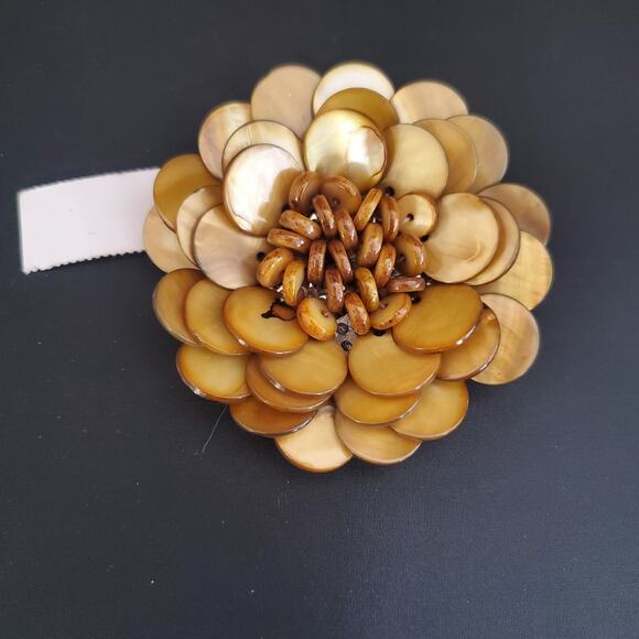 Tasha For Nordstrom Mother of Pearl Disc Blooming Flower Pin Brooch New with Tag - Picture 3 of 8